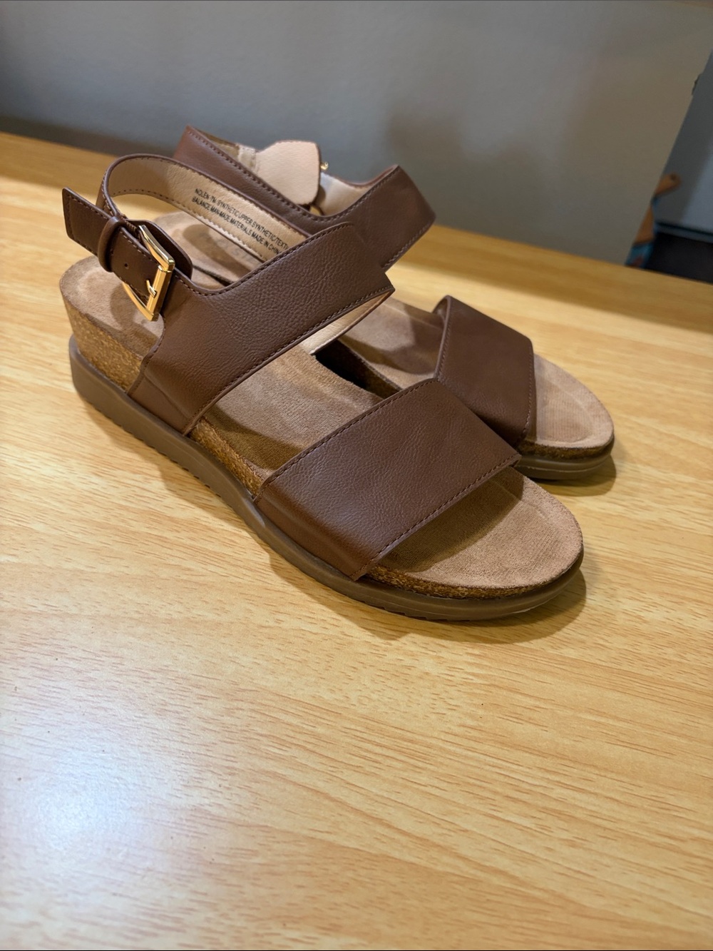 Women’s Brown Leather Comfort Sandals with Buckle Strap